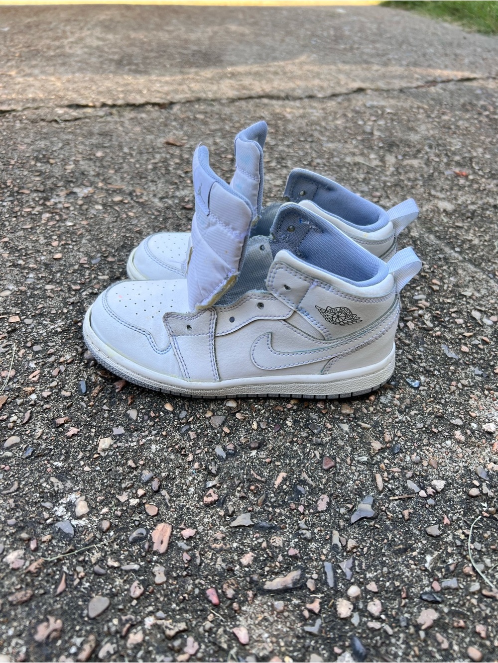 Jordan 1 Retro Mid White Wolf Grey Size 10C